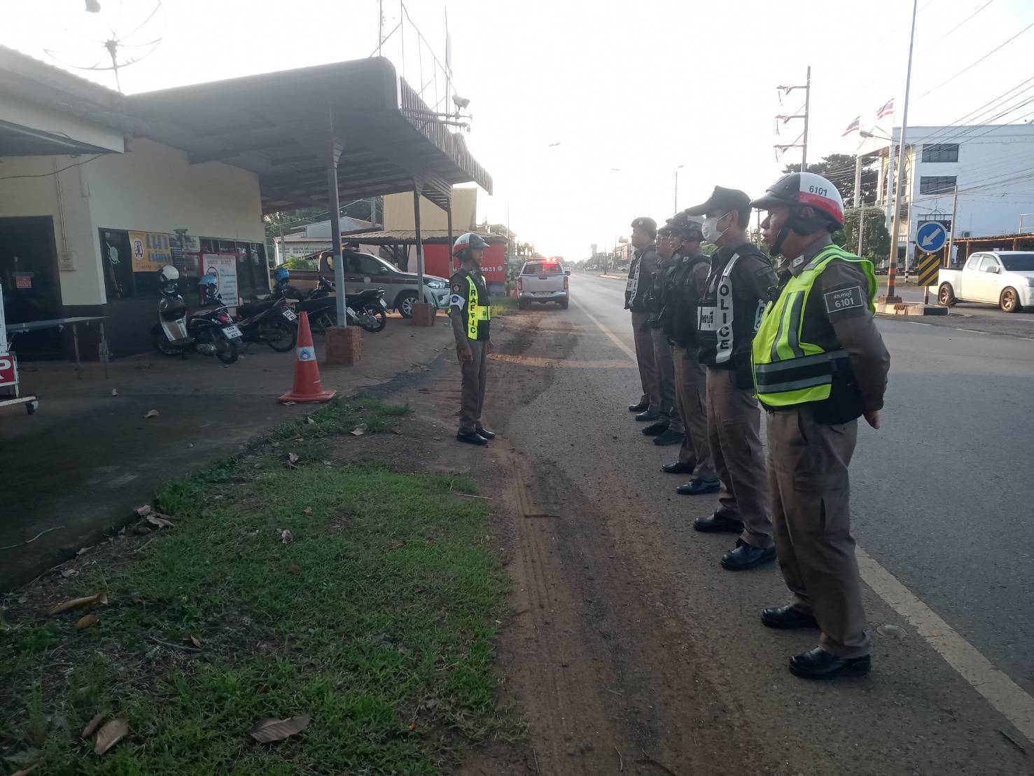 ตั้งจุดตรวจเพื่อกวดขันวินัยจราจร