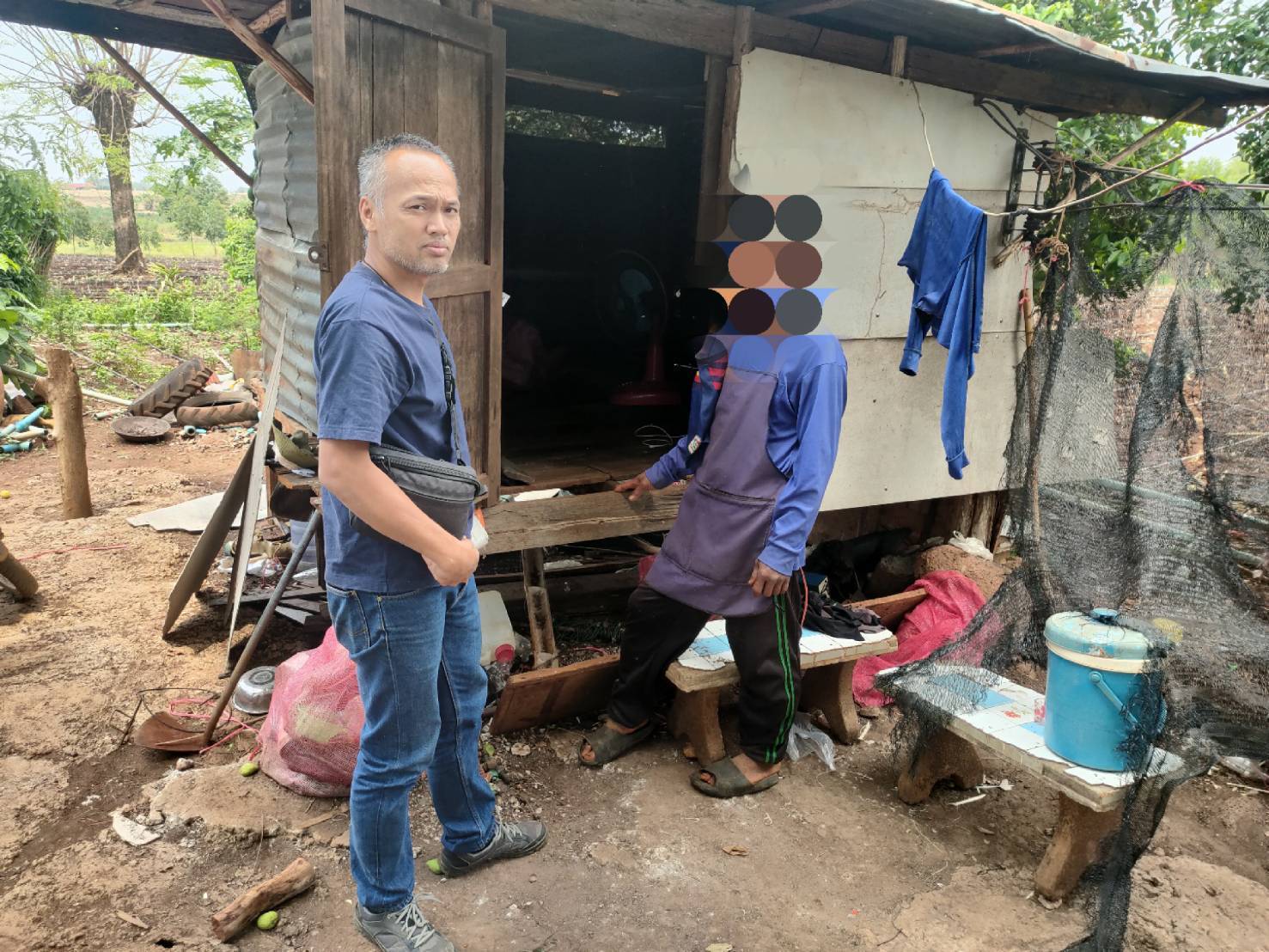 ปิดล้อมตรวจค้นกระท่อมในไร่มันสำปะหลัง