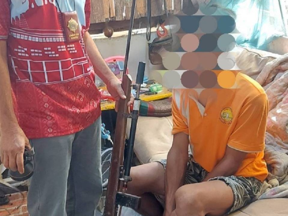 จับกุมผู้ต้องหามีอาวุธปืนไว้ในครอบครองโดยไม่ได้รับอนุญาต