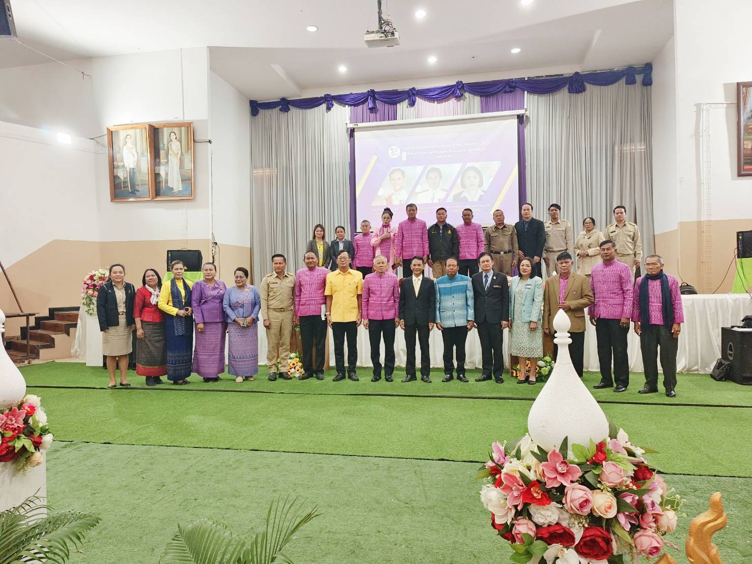 ร่วมประชุมให้ข้อมูลแก่คณะกรรมการตรวจประเมินสถานศึกษาโรงเรียนครบุรี