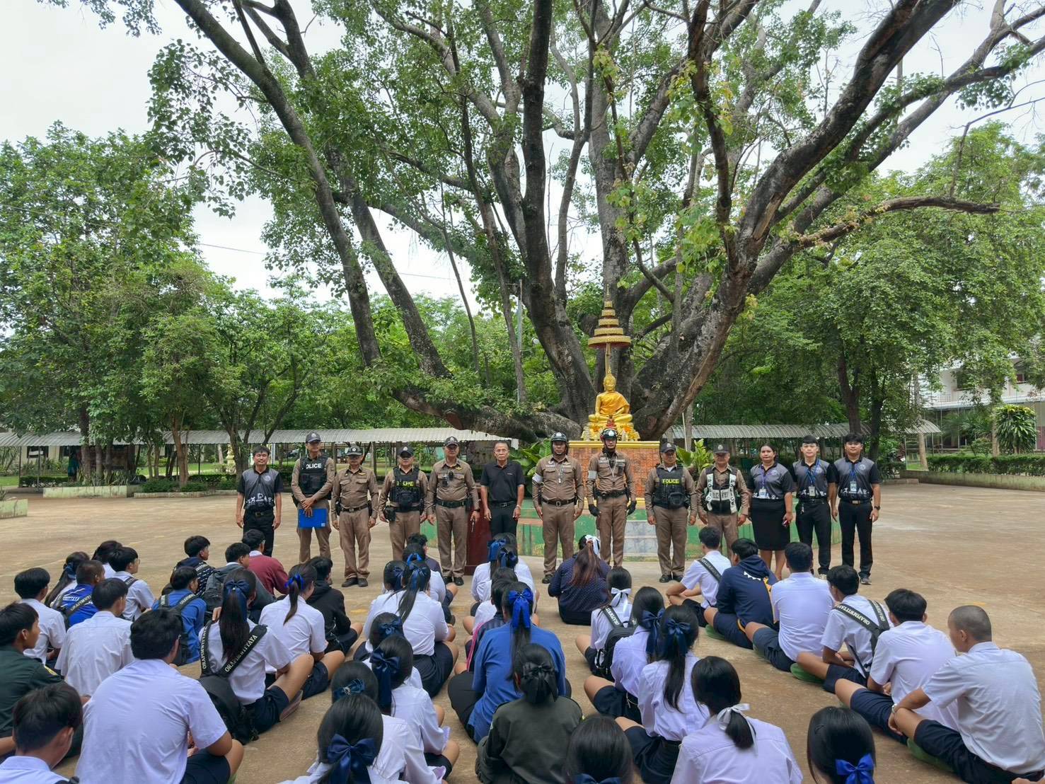 ดำเนินการตามโครงการเปิดโรงเรียนเปิดโรงรถ ณ โรงเรียนอรพิมพ์วิทยา ต.อรพิมพ์